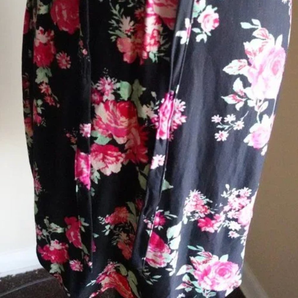 Fitted Flower Dress - Picture 7 of 11